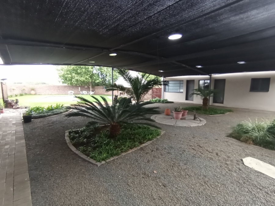 Commercial Property for Sale in Roodewal Free State